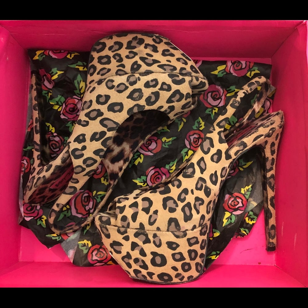 Betsey Johnson - Boommm - Leopard - Size 8